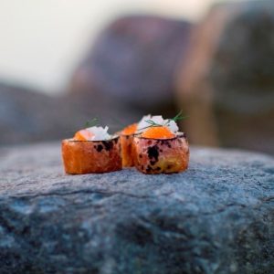 Potatisrecept: potatiskanapéer med löjrom
